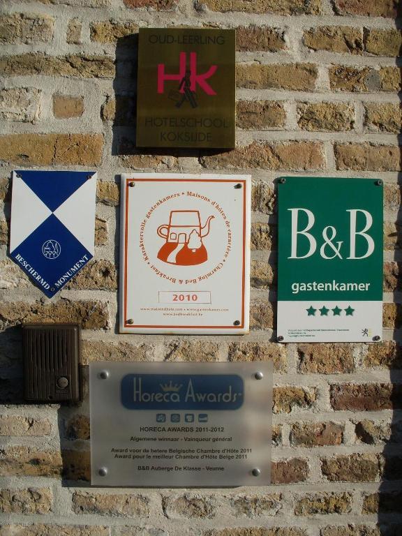 B&B Auberge De Klasse Veurne Esterno foto