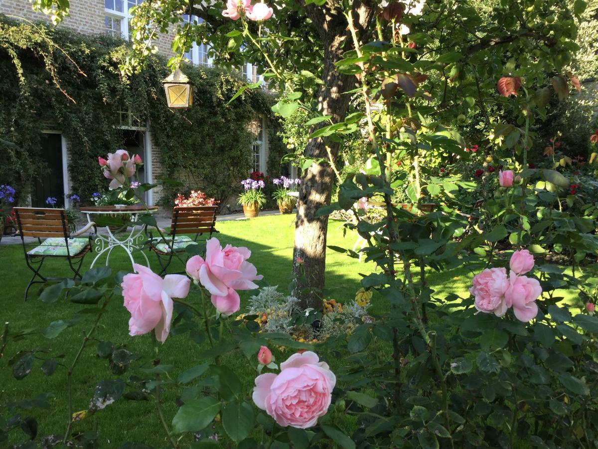 B&B Auberge De Klasse Veurne Esterno foto