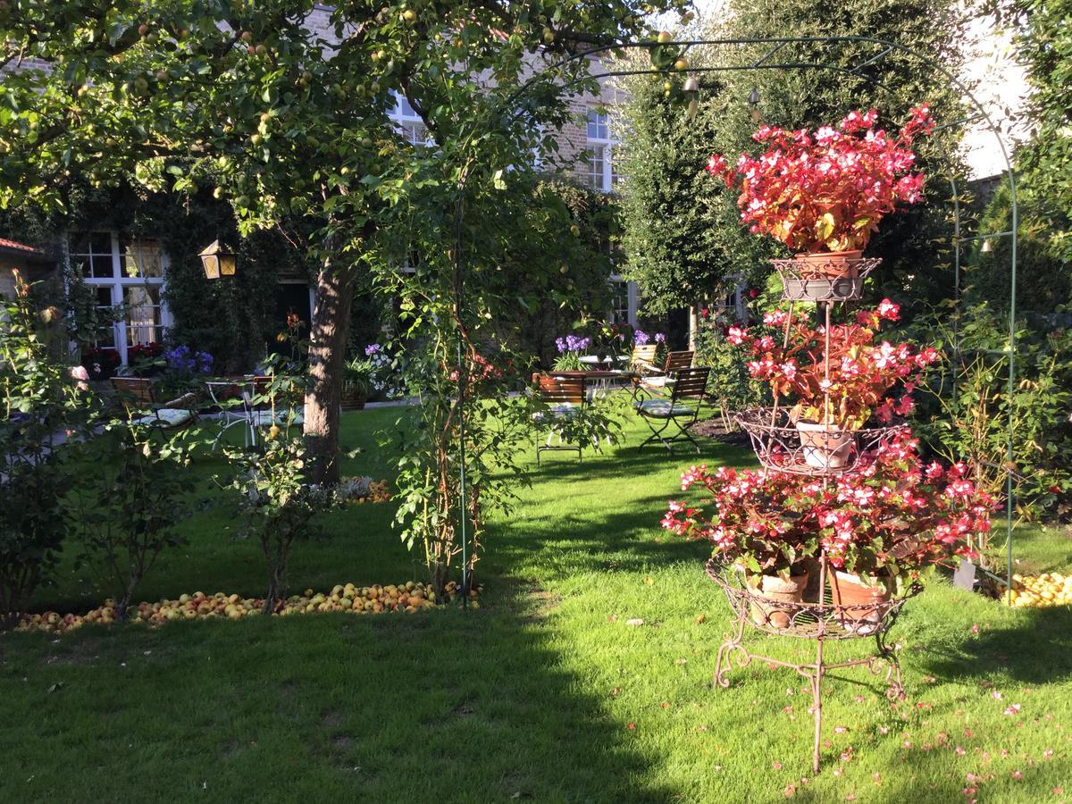 B&B Auberge De Klasse Veurne Esterno foto
