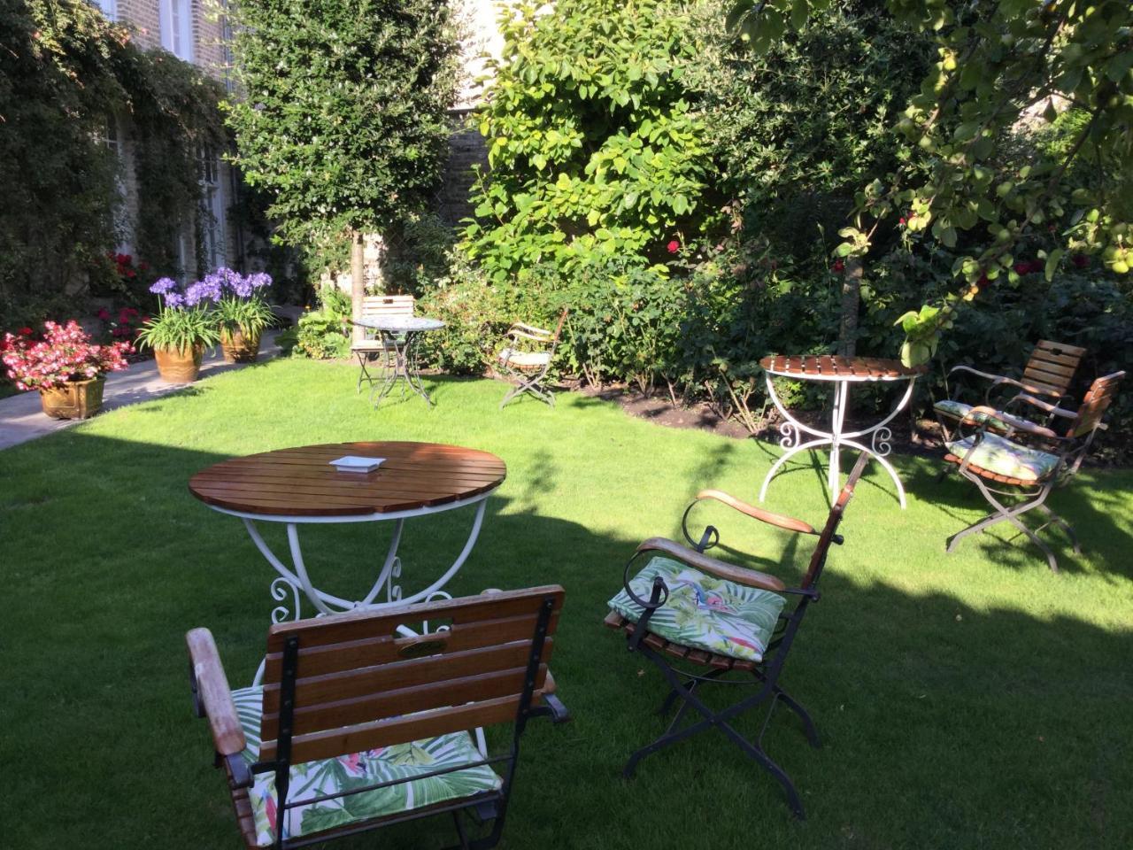 B&B Auberge De Klasse Veurne Esterno foto