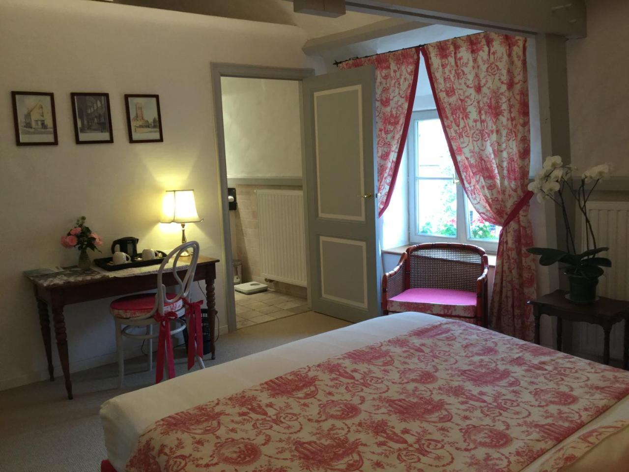 B&B Auberge De Klasse Veurne Esterno foto